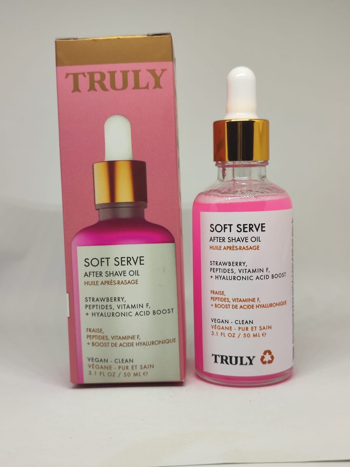 Truly x 3 — Tratamiento calmante e hidratante después del afeitado